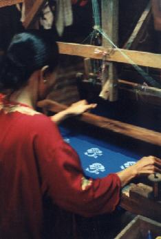 loom.jpg (12711 bytes)