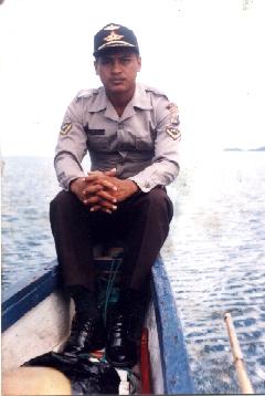 policeman.jpg (14447 bytes)